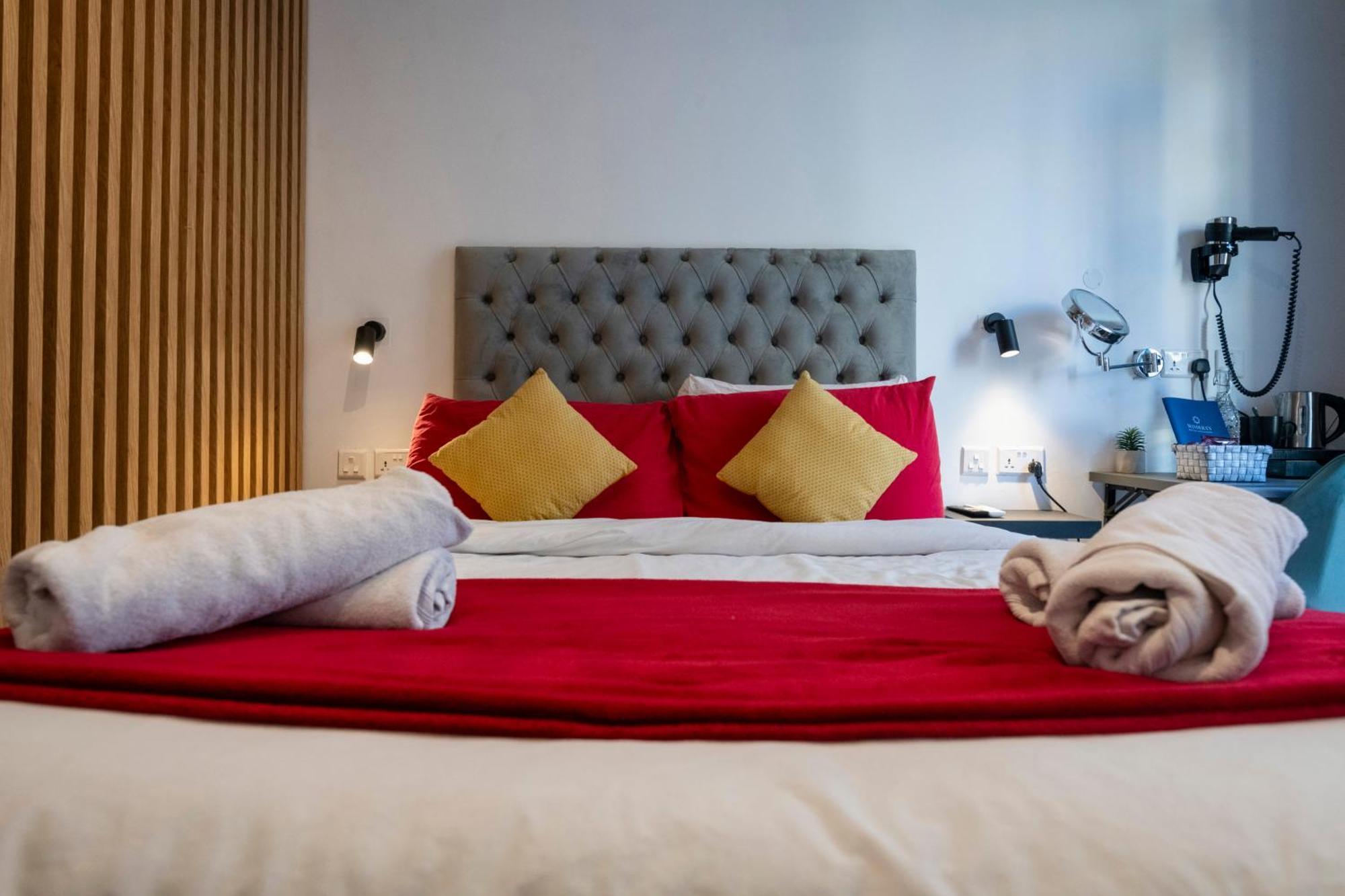 Mandera'S Boutique Suites & Dorms La Valette Extérieur photo