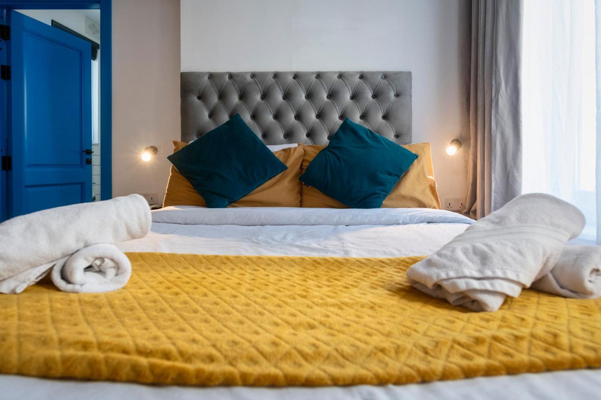 Mandera'S Boutique Suites & Dorms La Valette Extérieur photo