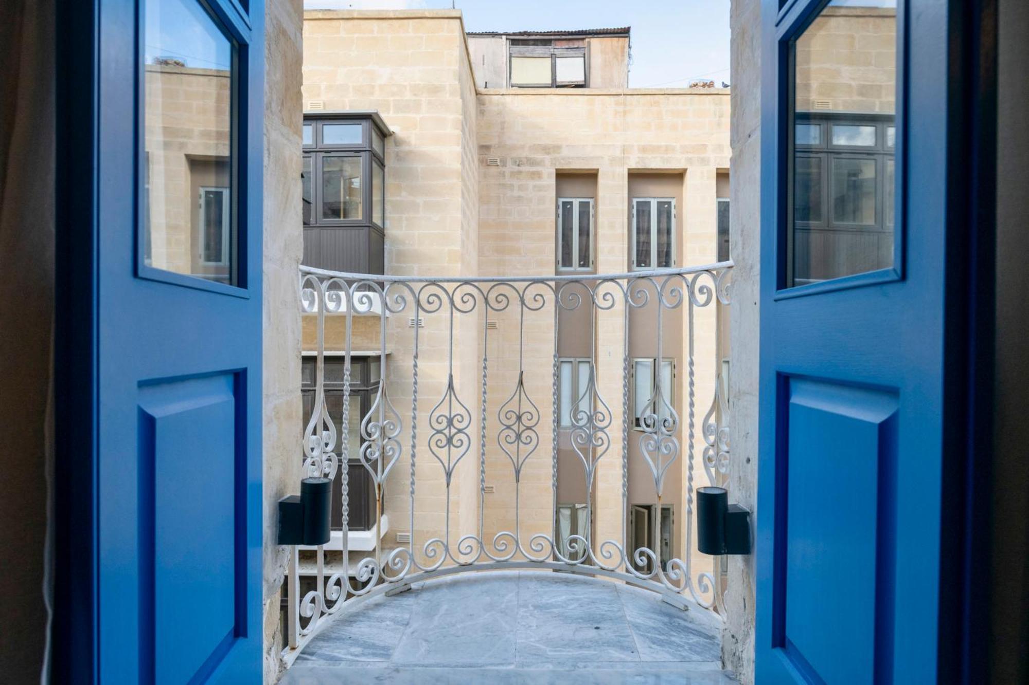 Mandera'S Boutique Suites & Dorms La Valette Extérieur photo